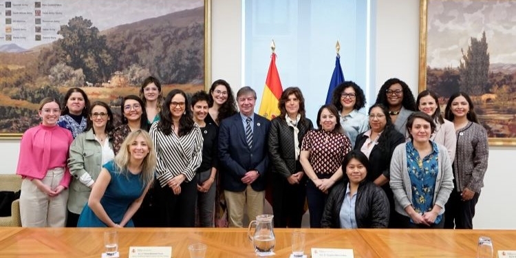 Exteriores y Fundación Carolina reúnen en Madrid a 16 mujeres líderes iberoamericanas