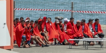 Más de 900 migrantes llegan a Canarias en las últimas horas