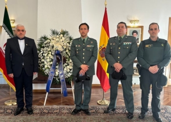 La Embajada de Irán rinde homenaje a los guardias civiles asesinados en Barbate