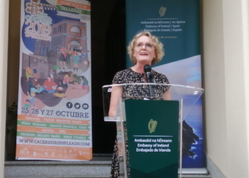 La embajadora de la República de Irlanda, Síle Maguire, durante la presentación del festival / Foto: J.D. Latorre