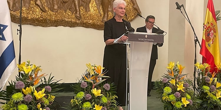 La embajadora de Israel reclama al Gobierno que actúe contra el antisemitismo en España