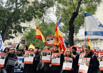 Manifestantes pro-Israel reclaman a Qatar que ayude a liberar a los rehenes de Hamás