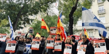 Manifestantes pro-Israel reclaman a Qatar que ayude a liberar a los rehenes de Hamás