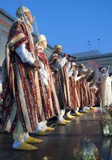 Casa Árabe presenta un pasacalles de música marroquí en el Retiro de Madrid
