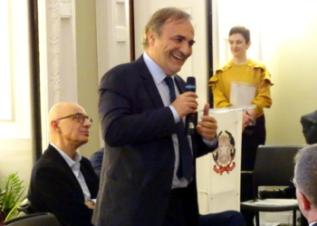 El Secretario de Estado de Asuntos Exteriores, Ricardo Merlo, anuncia la apertura de una nueva agencia consular en Tenerife. / Foto: @ItalyinSPA