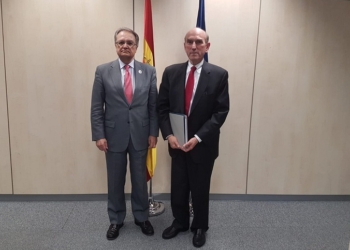 El Gobierno español traslada al enviado de Trump su rechazo a la vía militar en Venezuela