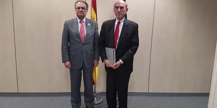 El Gobierno español traslada al enviado de Trump su rechazo a la vía militar en Venezuela