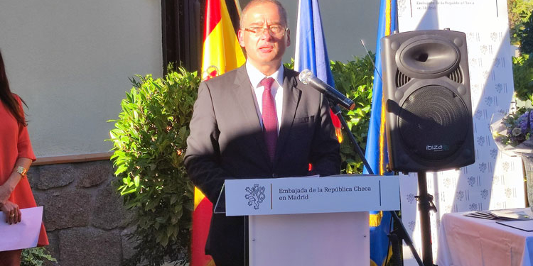 El embajador checo aboga por restablecer una UE fuerte e integradora