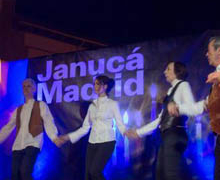 Celebra la Janucá judía en la Plaza de la Villa de Madrid