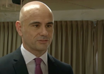 Un diplomático pide a sus compañeros que reaccionen ante la ley de amnistía