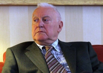 Hispanistas franceses defienden la democracia española en respuesta a los 41 senadores