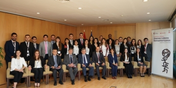 Barón defiende la integración iberoamericana ante los futuros líderes de la región