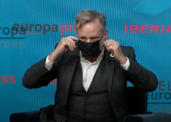 Iberia pide eliminar las mascarillas en los vuelos e invertir en combustible sostenible