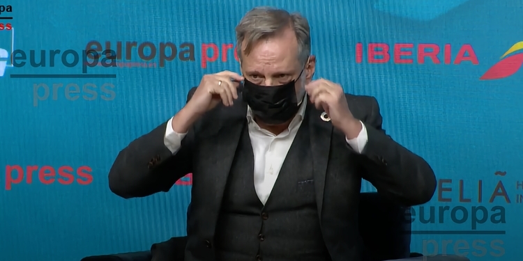 Iberia pide eliminar las mascarillas en los vuelos e invertir en combustible sostenible