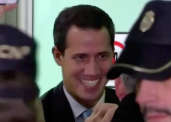 Juan Guaidó, ayer, a su llegada a Madrid.