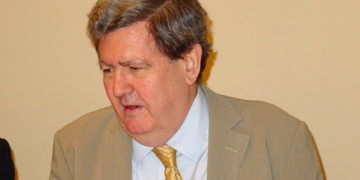 El director del Cervantes, en Bruselas para impulsar el español en la UE