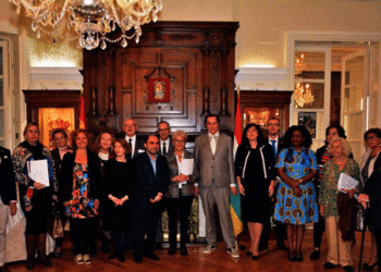El jurado de los Premios escolares 2018, reunido en el Centro Riojano de Madrid.