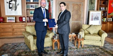 El embajador de Eslovaquia, Juraj Tomaga, entrega Copias de Credenciales en Marruecos