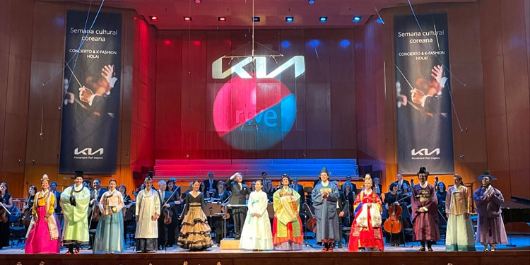 Termina la Semana Cultural Coreana con K-Fashion Show y un concierto