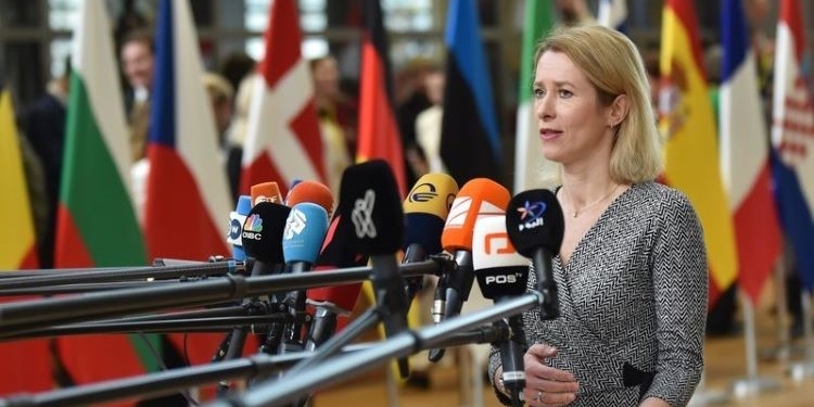 Sánchez elogia la “valentía” de Kaja Kallas tras la orden de búsqueda y captura de Rusia
