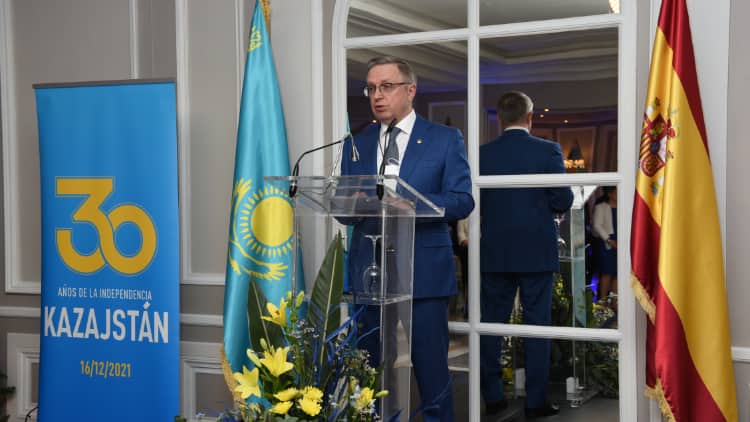 Ambassador Konstantin Zhigalov, during his speech / Photos: Courtesy of the Embassy of Kazakhstan