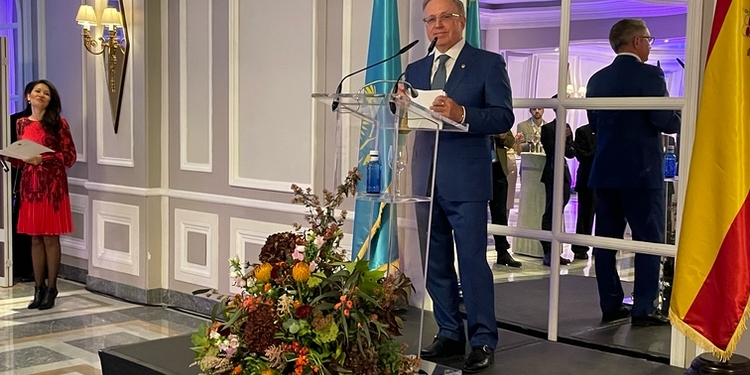 El embajador de Kazajistán subraya su papel de socio estratégico de la UE