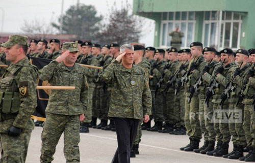El presidente de Kosovo, Hashim Thaci, en un acto de las Fuerzas de Seguridad./ Foto: RTK