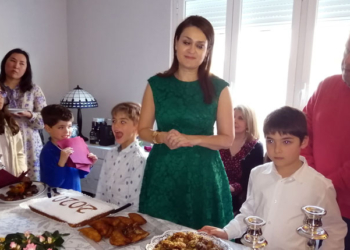 La Embajadora de Chipre celebra el Vasilopita entre amigos y colegas