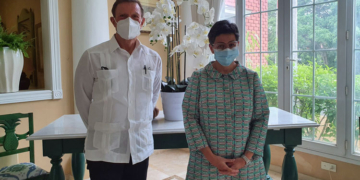 González Laya con su homólogo dominicano, Roberto Álvarez Gil./ Foto: Twitter @AranchaGlezLaya