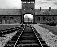 El Centro Sefarad muestra la memoria de Auschwitz-Birkenau en fotos