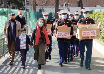 Julissa Reynoso entrega 300 juguetes a la Casa Ronald McDonald de Madrid