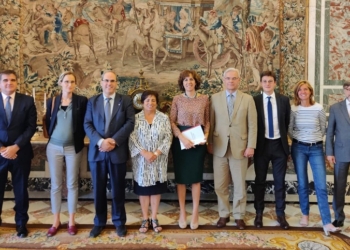 Irene Lozano defiende en Francia la reputación de España