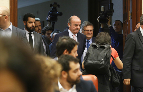 Los diplomáticos piden terminar con los vetos y premios políticos en los nombramientos