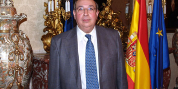 Impugnan la última convocatoria de plazas en el Consulado español de Zúrich