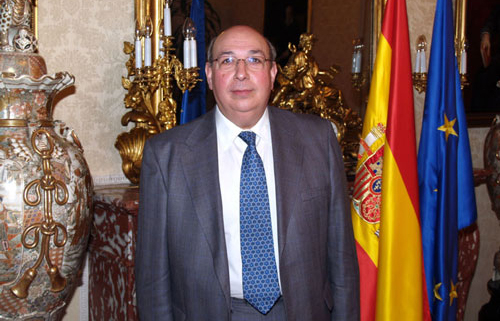 Impugnan la última convocatoria de plazas en el Consulado español de Zúrich