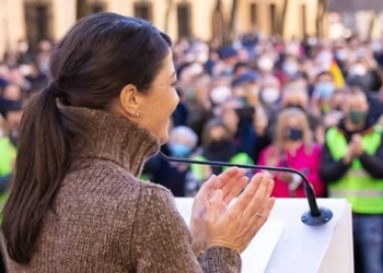 Macarena Olona (VOX) en un mitin en León.