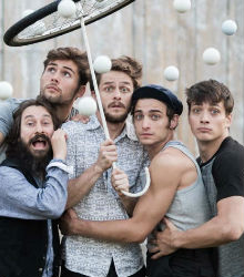 ‘Machine de Cirque’, acrobacias y apocalipsis en el Teatro Circo Price