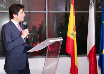 El embajador de Malta destaca el aumento de las interconexiones aéreas con España