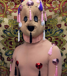 ‘Maquillarse en la oscuridad’, de Mehryl Levisse, en el Instituto Francés