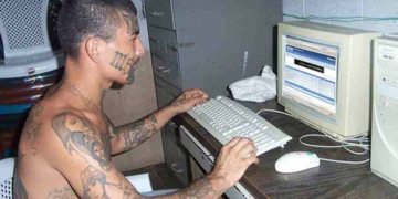 Telefónica ayudará a El Salvador a impedir las comunicaciones de pandilleros presos