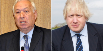 Margallo planea viajar a Londres para hablar con Johnson de Gibraltar