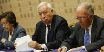 Margallo advierte del riesgo de la «indefinición política» y apela al diálogo