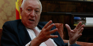 Margallo trata hoy en la Santa Sede la situación de Venezuela