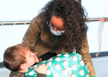 La embajadora Julissa Reynoso visita la Casa Ronald McDonald de Madrid