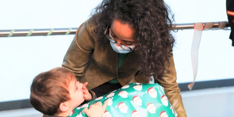 La embajadora Julissa Reynoso visita la Casa Ronald McDonald de Madrid