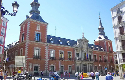 Inquietud en los diplomáticos por la convocatoria del bombo sin haber Gobierno