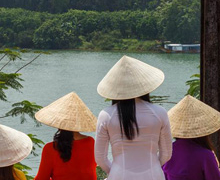 Exposición ‘Miradas de Vietnam’ en la Universidad Camilo José Cela