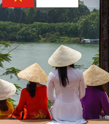 Exposición ‘Miradas de Vietnam’ en la Universidad Camilo José Cela