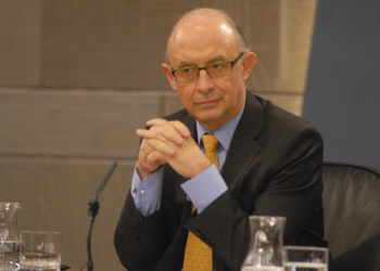 Hacienda promete recuperar en 2019 el viaje anual a España para los diplomáticos