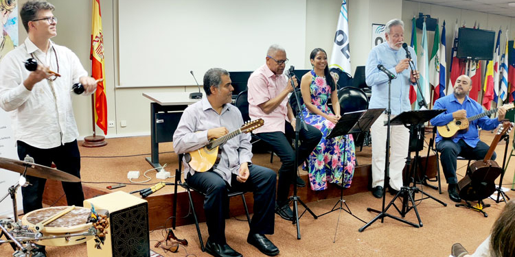 La Embajada de Venezuela rinde homenaje al poeta Aquiles Nazoa